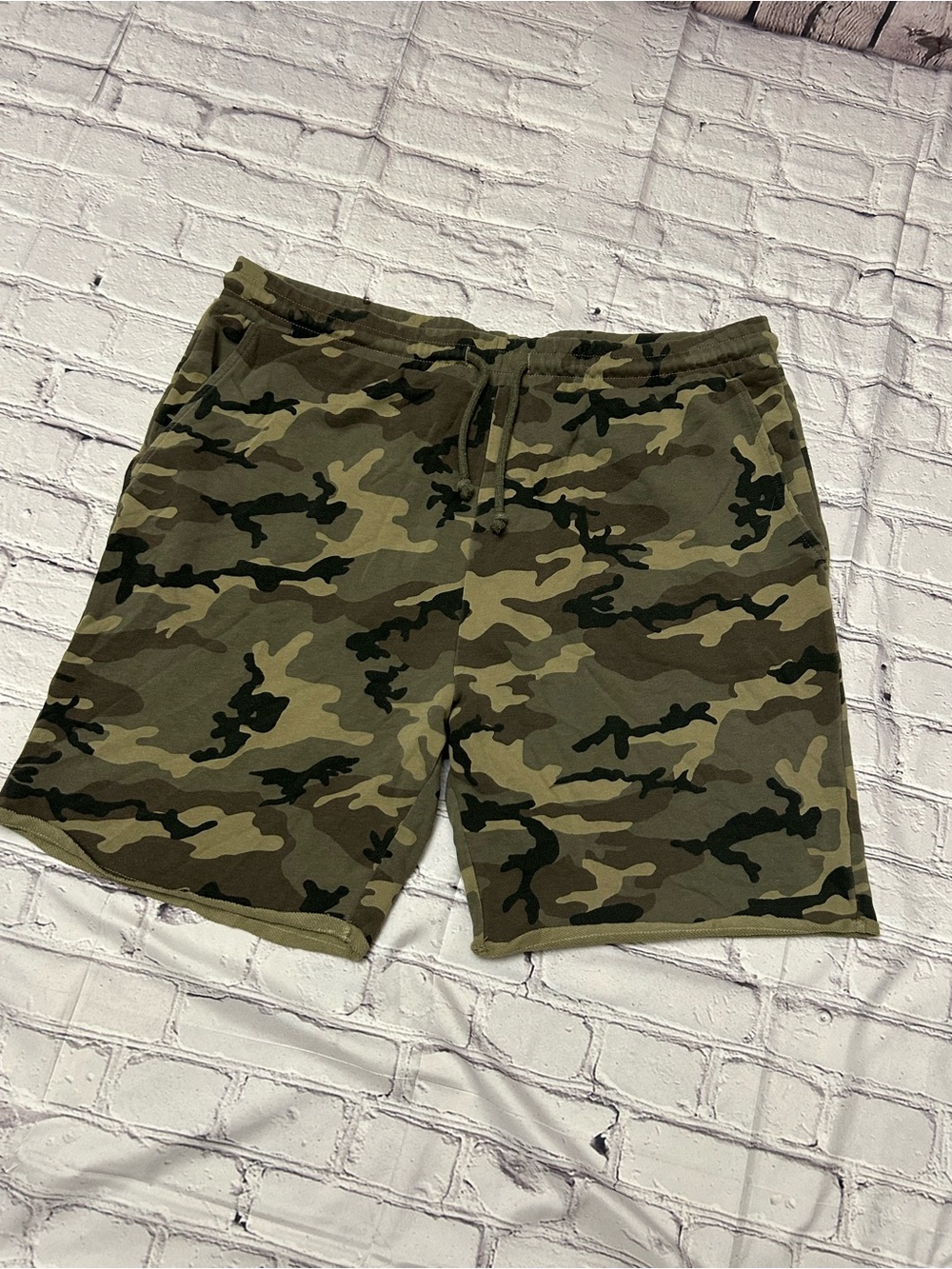 Divided Men's Camo Drawstring Shorts - Olive & Dark Green